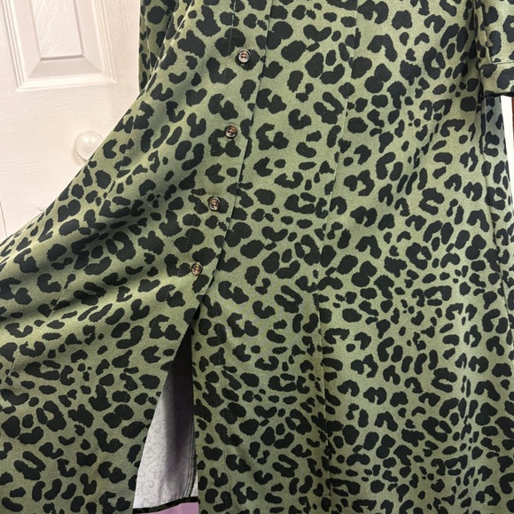 Chadwicks Green & Black Leopard Animal Print Button Down Shirt Dress 8P - Picture 10 of 16